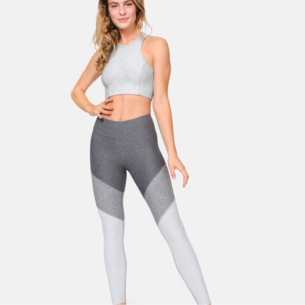 OV ✨ Warmup Textured Compression Block Leggings